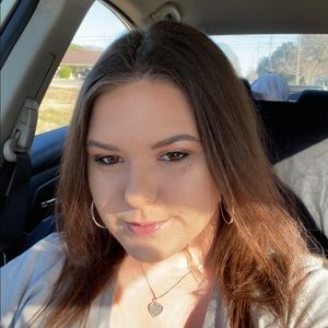 Meet your Posher, Macy